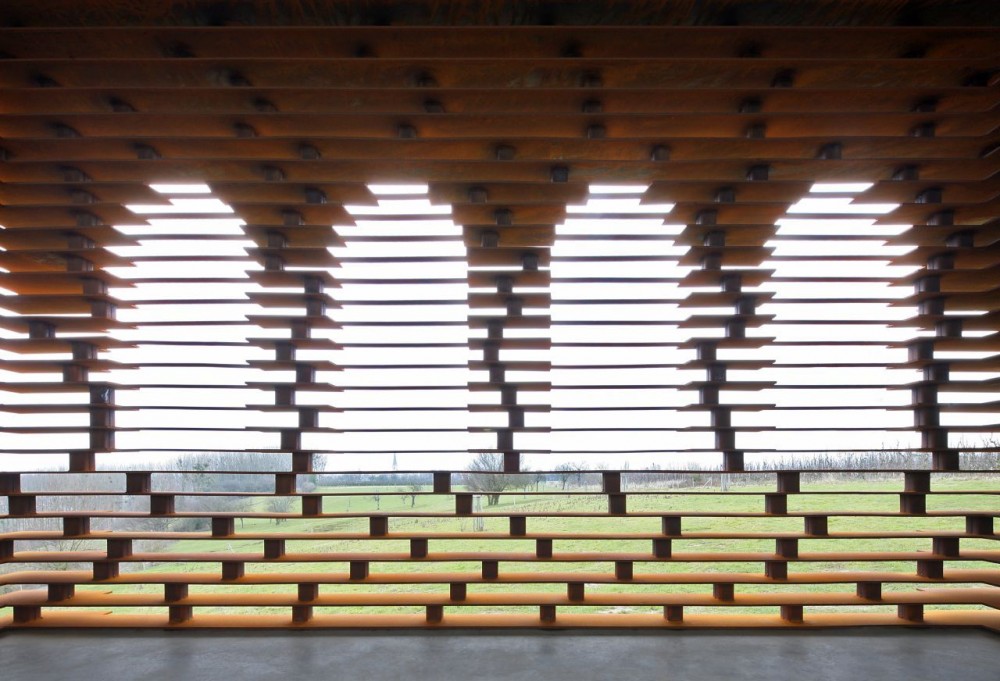 50b50488b3fc4b1634000083_reading-between-the-lines-gijs-van-vaerenbergh_032_rbtl-1000x681